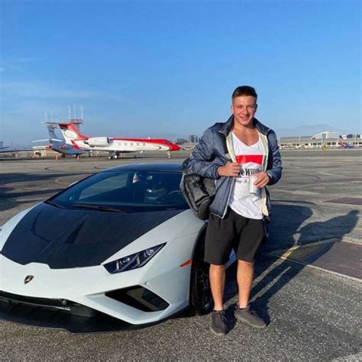 SteveWillDoIt Net Worth; Height, Relationship, Twitch & YouTube Career
