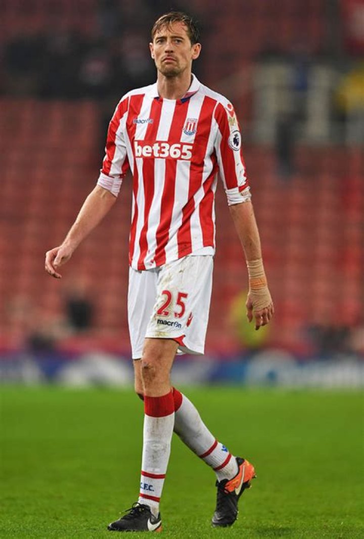 Stoke Transfer News Peter Crouch signs new oneyear deal Football