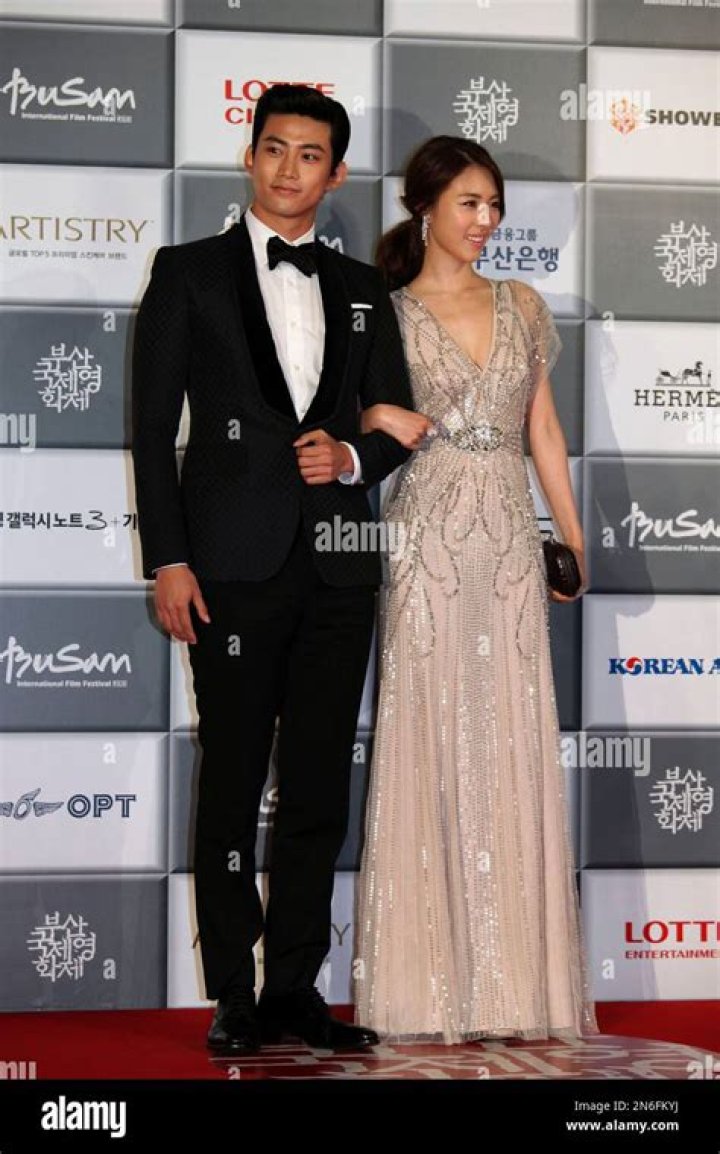 Taecyeon with Lee Yeon Hee (So Mi) in "Marriage Blue" movie Blonde Wavy