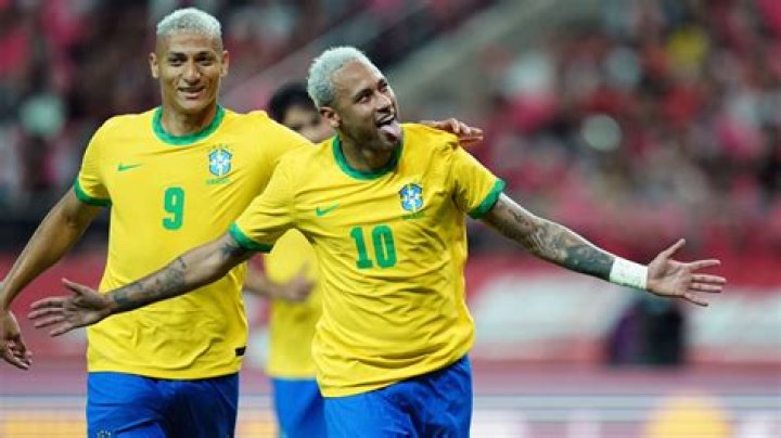 Talisca Brazilian Football Player Who is the wife of Talisca? Age, Bio