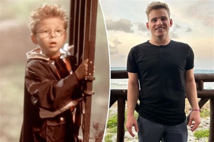 Tall Actors, Jonathan Lipnicki, Celebrity Skin Care, Jonathan Taylor