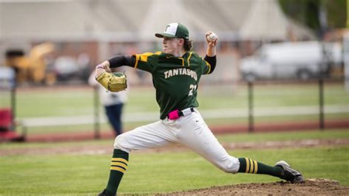 Tantasqua baseball finishes strong, outlasts Doherty