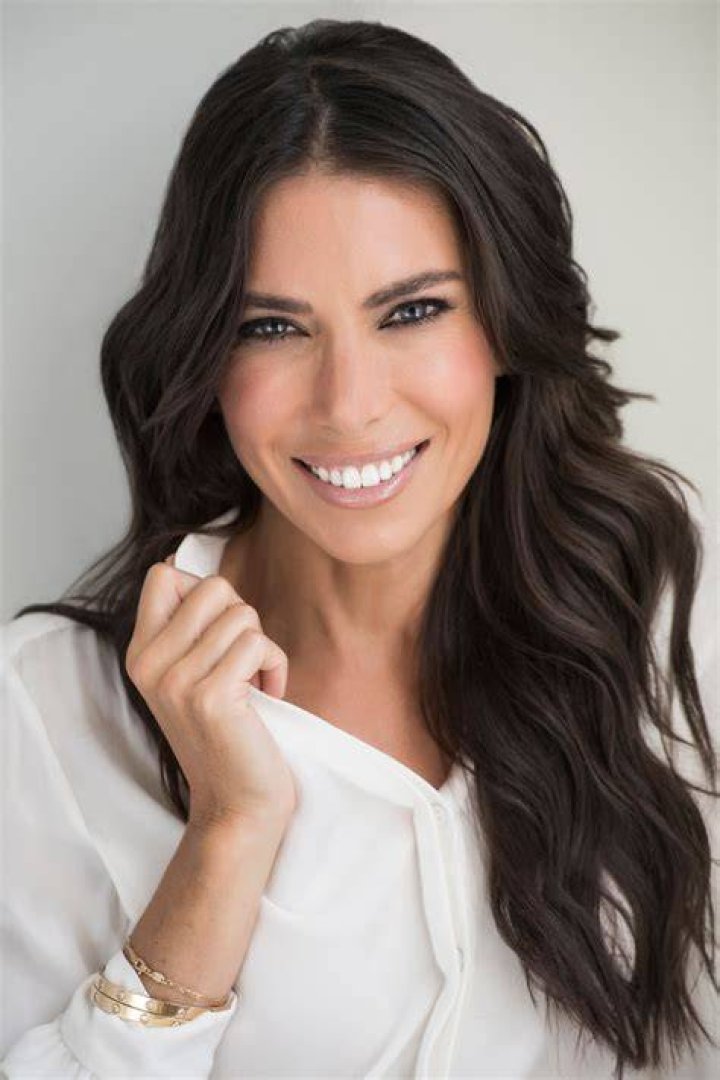 Tanya Zuckerbrot Net Worth, Age, Height, Weight, Early Life, Career
