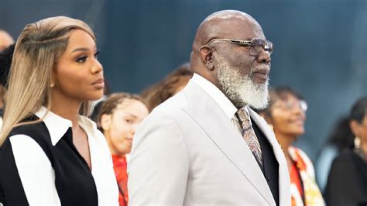 T.D. Jakes!! See Photo of him at Age 37 with his Family