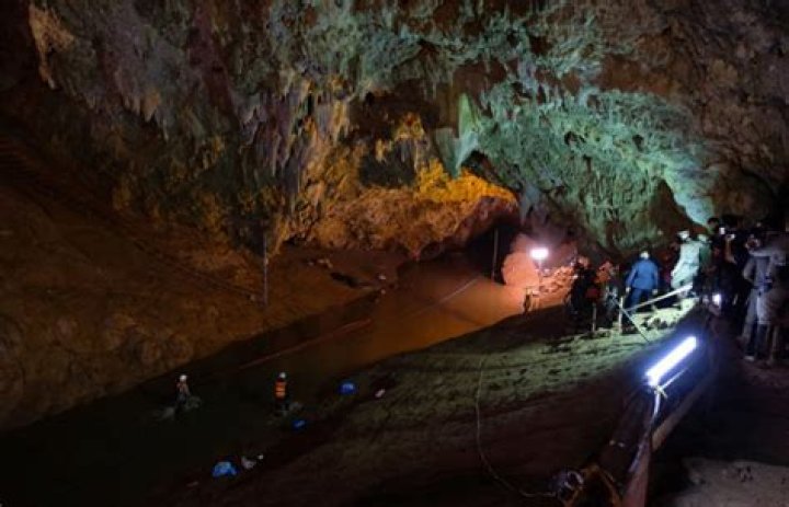 Thailandia, muore uno degli eroi che salvarono i ragazzi della grotta