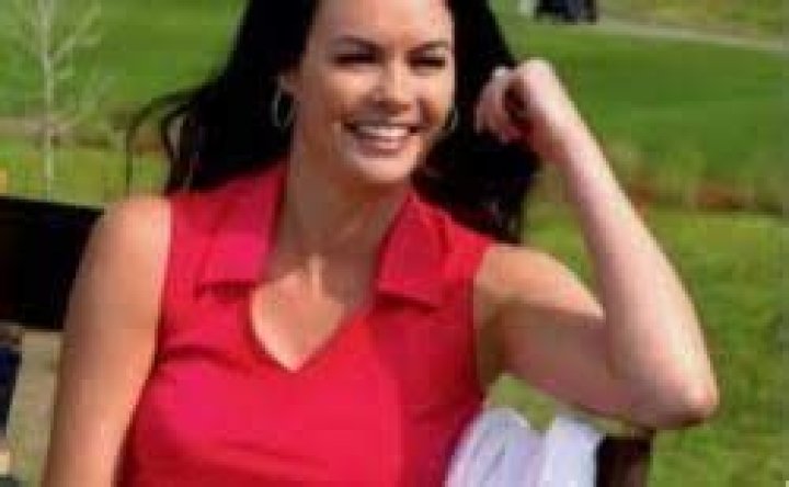 Thais Baker pro EcelebGossip