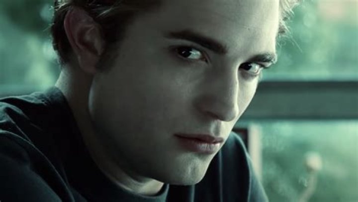 The Edward Moment In The Twilight Series Fans Agree Went Too Far