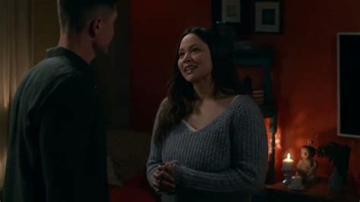 The Rookie 4x22 / Kissing Scene — Lucy and Tim (Melissa O'Neil and Eric