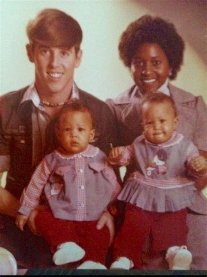 Tia and Tamera Parents (2022 Wiki) Mowry Family Still Together or Divorce