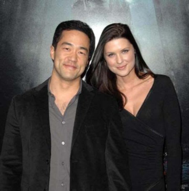 Tim Kang y esposa El viernes 13 de estreno en el Teatro Chino de Los