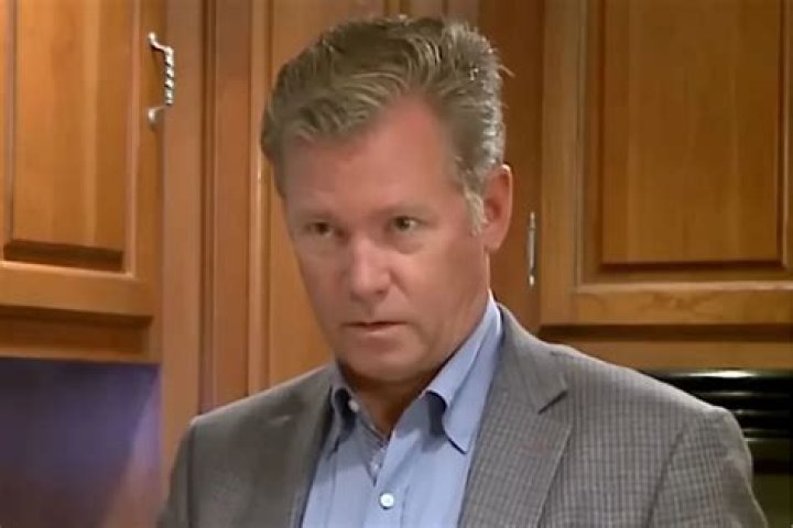 To Catch A Predator's Chris Hansen Evicted, Getting Divorced