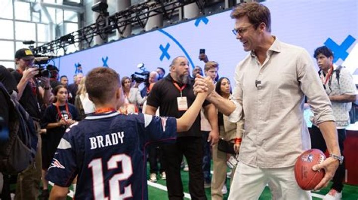 Tom Brady Fans Storm &lsquo;Next Mrs. Brady&rsquo; Veronika Rajek&rsquo;s Sultry