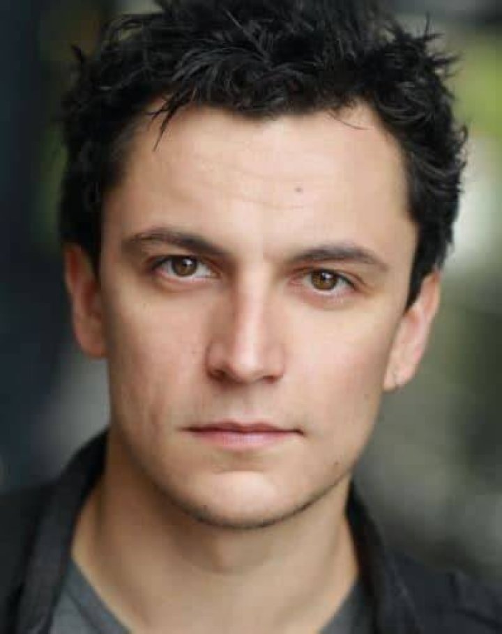 Tom Mothersdale Biography Actor Age, Wiki, Bodies Series Hut