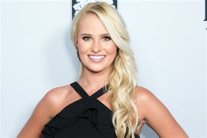 Tomi Lahren's Feet
