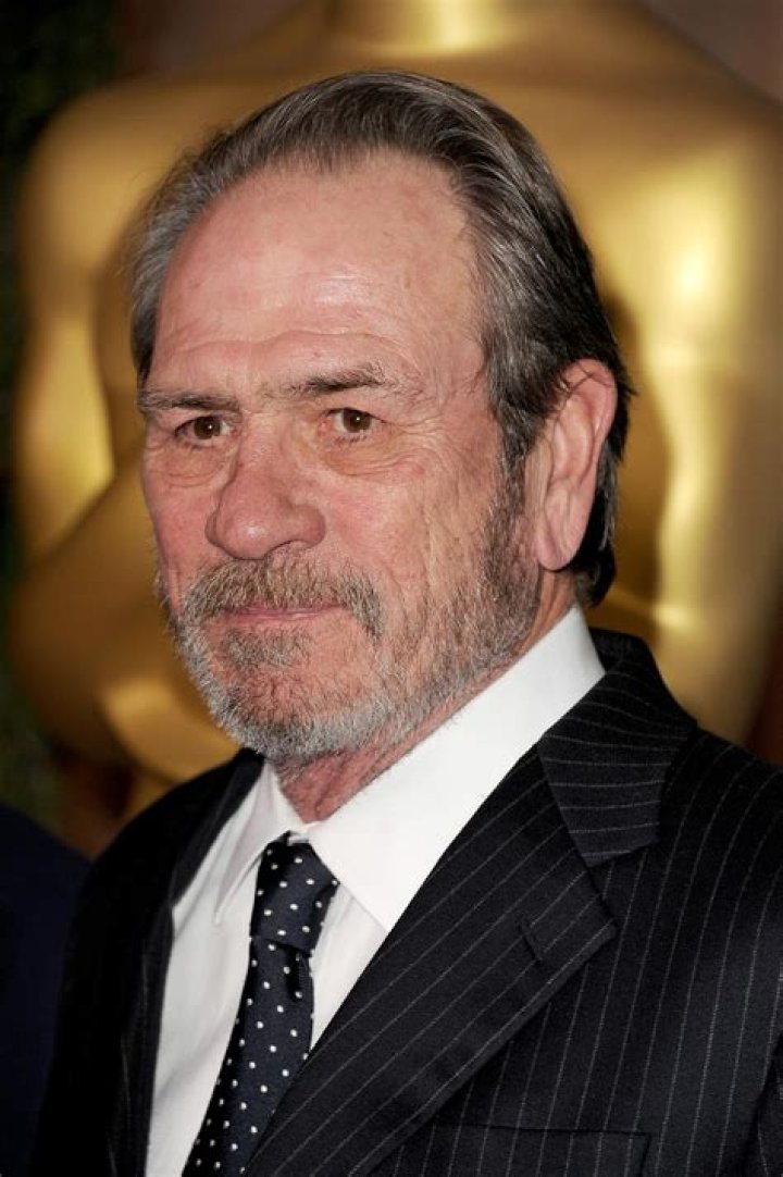 Tommy Lee Jones Biografi Aktor, Film, Penghargaan & Fakta