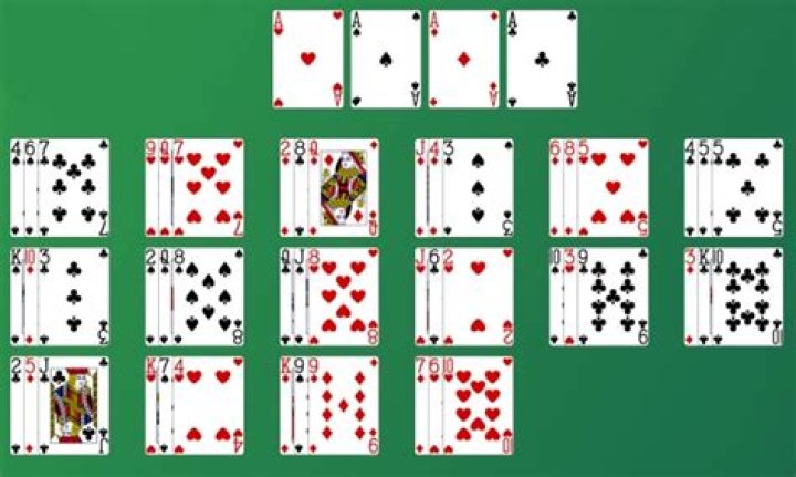 Trefoil Solitaire
