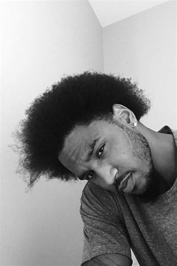 Trey Songz &lsquo;Chapter V&rsquo; Features Brother&rsquo;s Production, Relationship