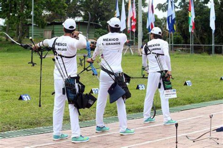 Tridente de arco recurvo conquista San Salvador y tumba r&eacute;cord a