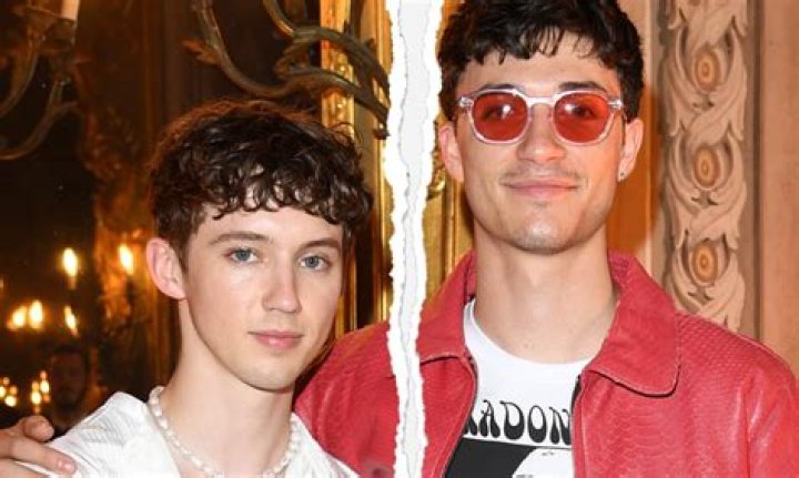 Troye Sivan Husband, Boyfriend, Height, Weight, Age, Family, Net Worth