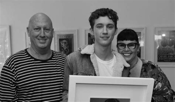 Troye Sivan Parents Laurelle Mellet Shaun Mellet, Siblings