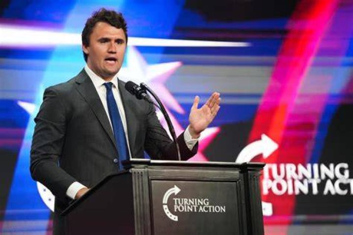Turning Point founder Charlie Kirk speaks on socialism The Daily Illini