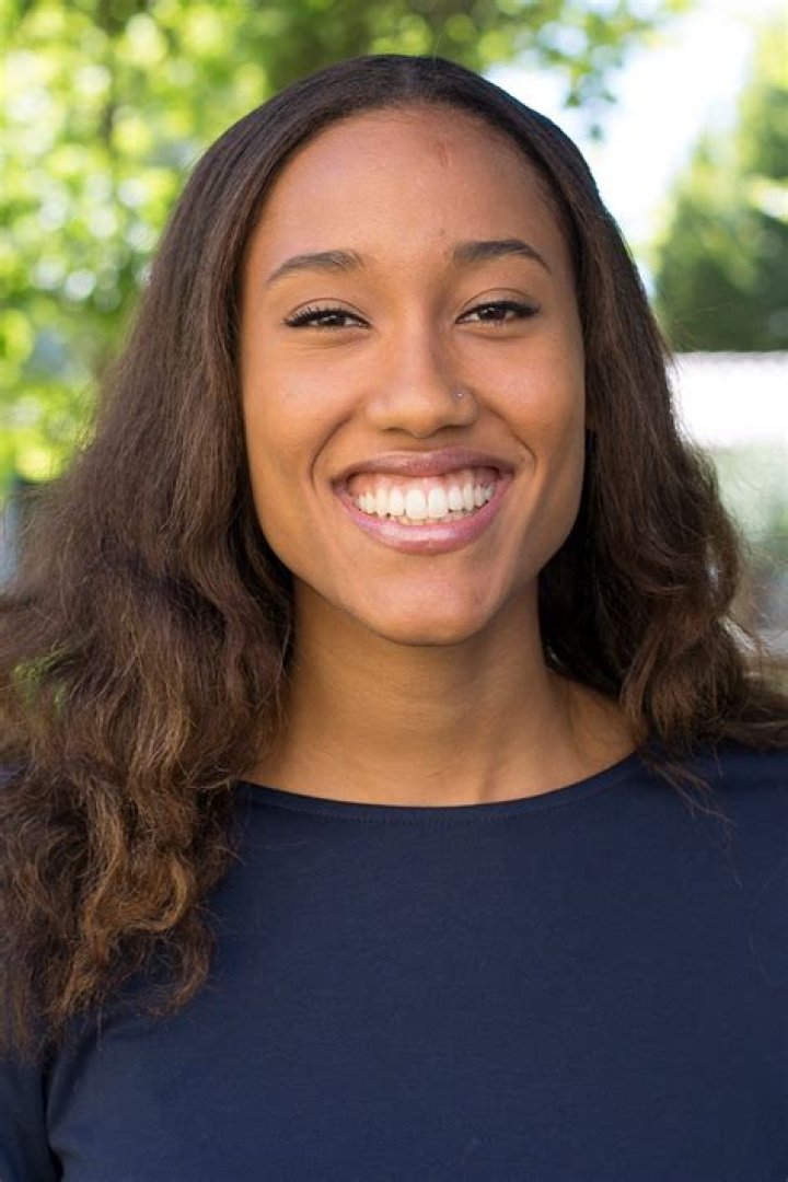 Two Stanford alumni awarded 2017 Gates Cambridge Scholarships