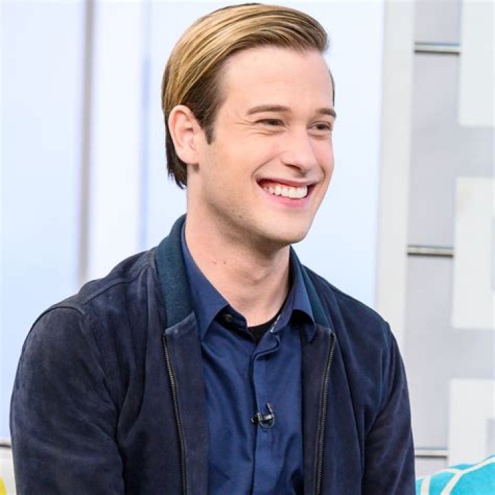 Tyler Henry Wiki, Biography, Age, Ethnicity, Religion, Life, Trivia