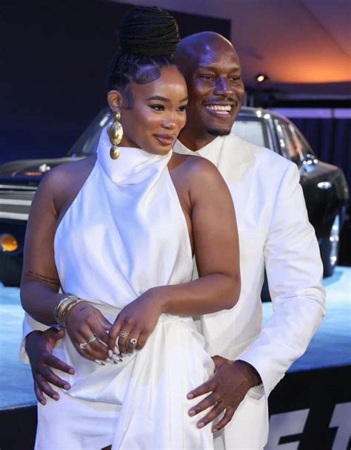Tyrese Gibson Gives Girlfriend Zelie Timothy Valetine's Flowers on TV