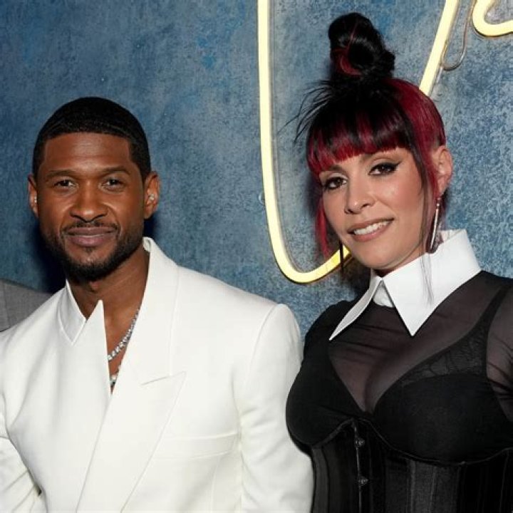 Usher and Girlfriend Jennifer Goicoechea Expecting Second Child, His Fourth