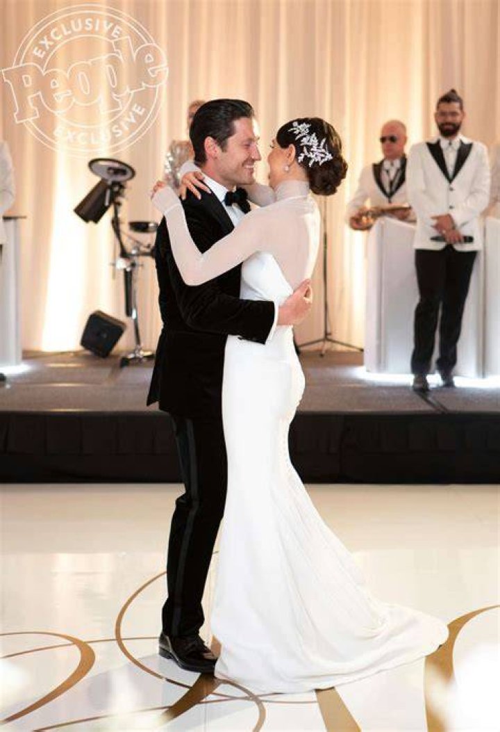 Val Chmerkovskiy Is Married To His Wife Jenna Johnson, Kids