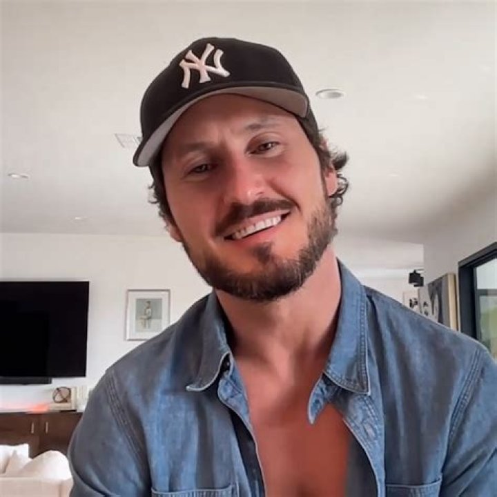Val Chmerkovskiy talks 'Dancing With the Stars' as tour readies for
