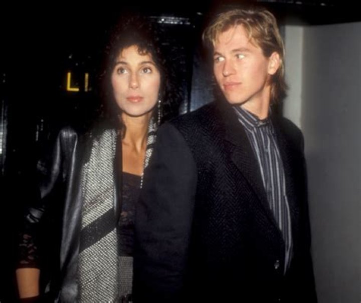 Val Kilmer revela que Cher o acolheu em sua casa de h&oacute;spedes enquanto