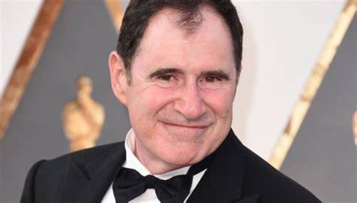 Veteran Actor Richard Kind Volunteers at COVID19 Vaccination Site