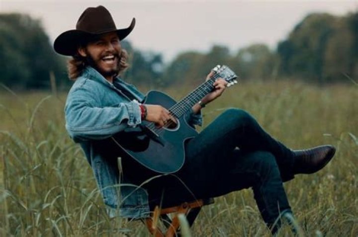 Warren Zeiders Is Country Music's Newest Breakout Star Country Now