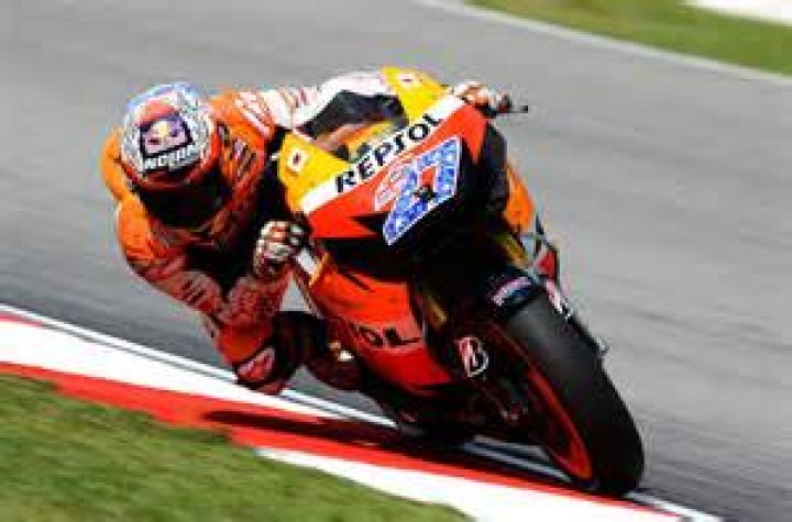 WATCH Alex Marquez crashes eight laps into Honda MotoG... Visordown