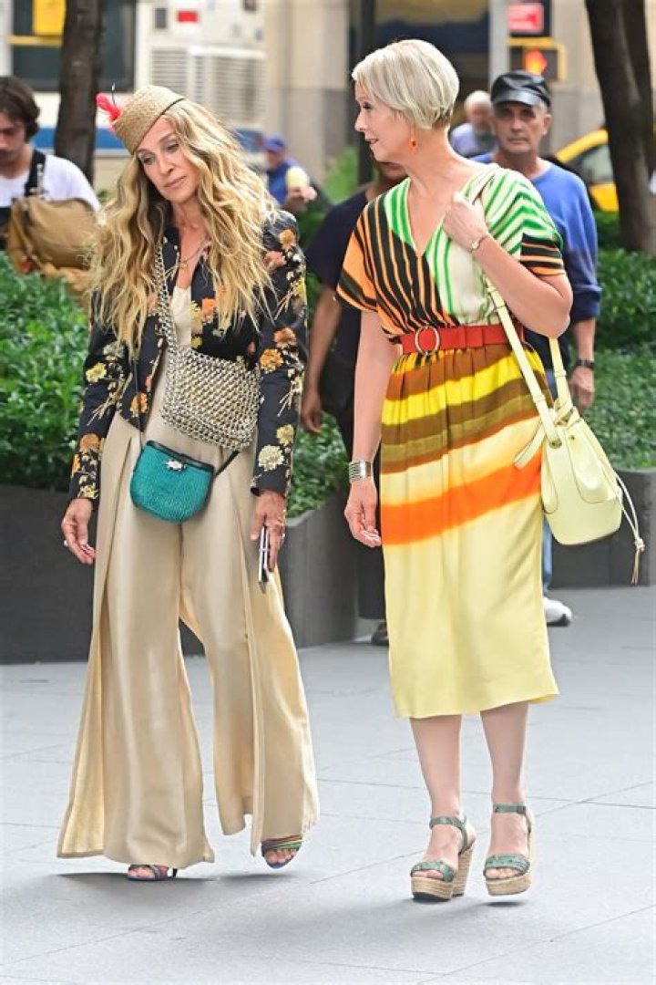 What Carrie Bradshaw’s Been Wearing in 2021… So Far Tabloid Podium