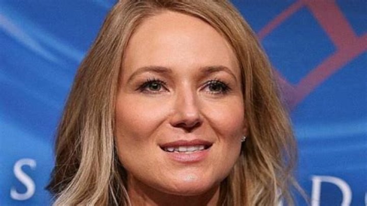 What Is Jewel Doing Now? 2020 Update on Singer