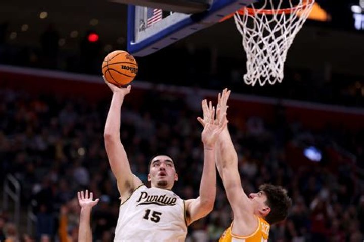 Where does Zach Edey's eyepopping year rank among state's most