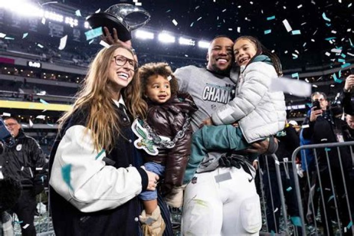 Who Are Saquon Barkley Parents? Father, Mother, Siblings, Wife, Family