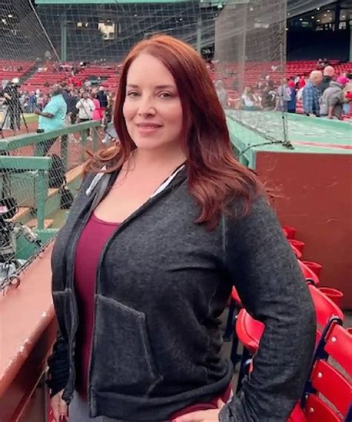 Who is AnneMarie Green? Wiki Wedding,Daughter,Husband,Salary,Family