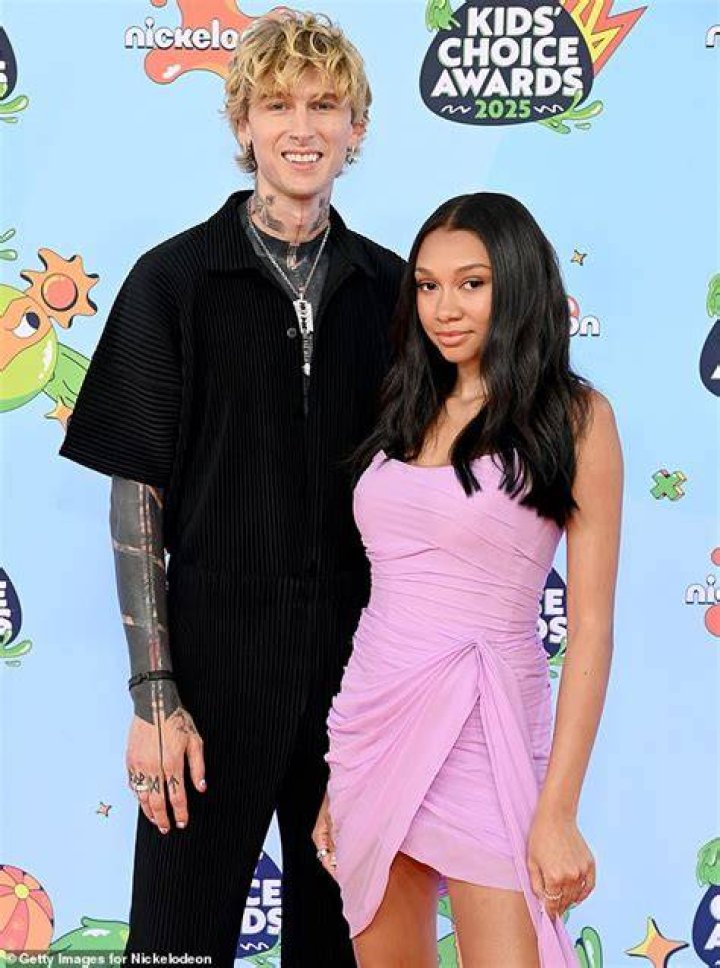 Who Is Emma cannon; ExGirlfriend Of Machine Gun Kelly?