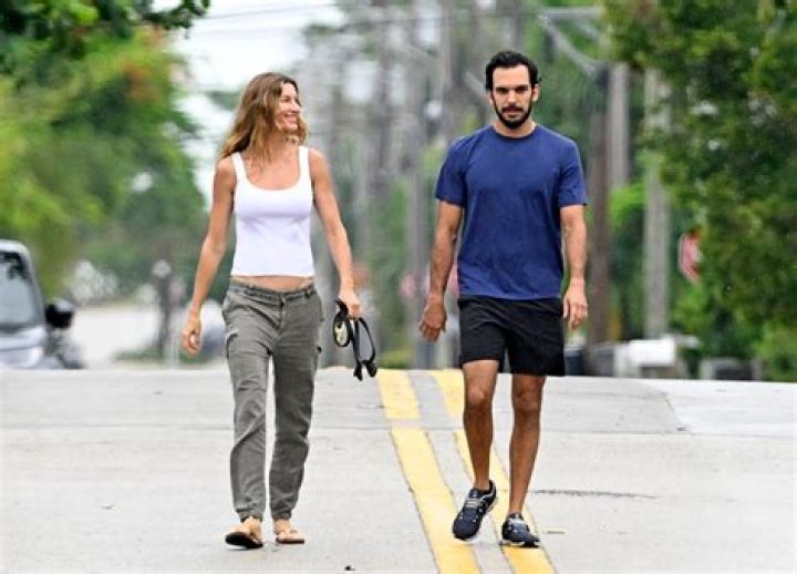 Who is Gisele Soto, the woman for whom Loblot scanned Belinda's famous