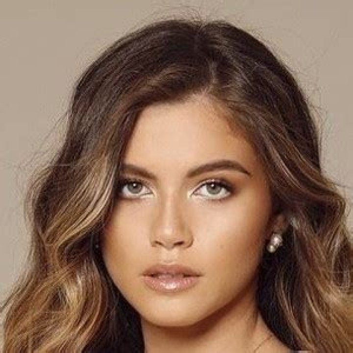Who is Isidora Vives? Age, boyfriend, family, height, tv shows