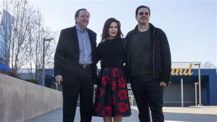 Who Is Joel Weinshanker? Meet The One Who Spoke At Lisa Marie Presley's