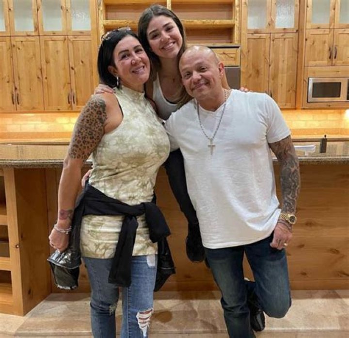 Who is Rey Mysterio wife and is she related to WWE? FirstSportz