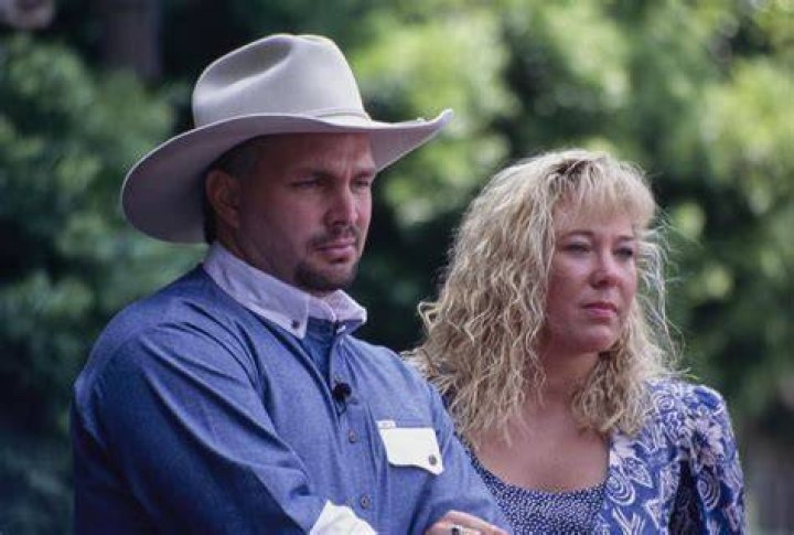 Who is Sandy Mahl? Garth Brooks' ExWife Bio, Wiki, Age, Children