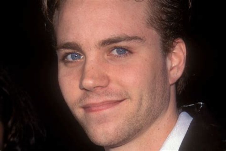 Who was Jonathan Brandis and how did he die? I Know All News