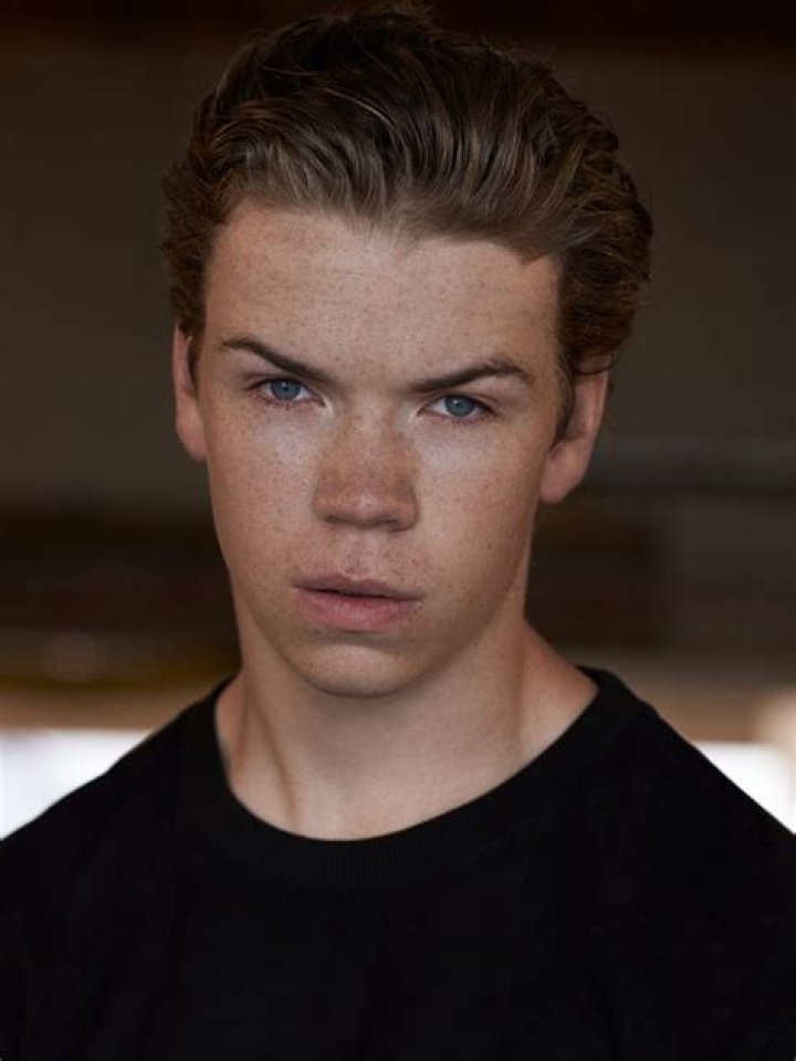 Will Poulter's height explored as star towers over castmates at Comic Con