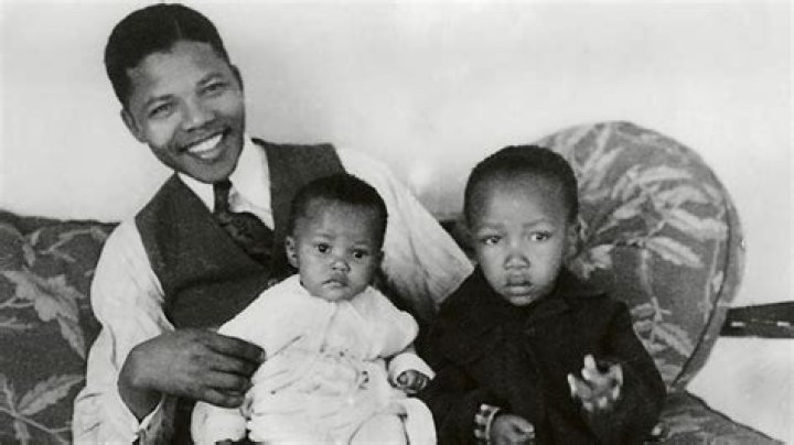 Willie Nelson, With His Son & Daughter, Sing Two Gospel Classics