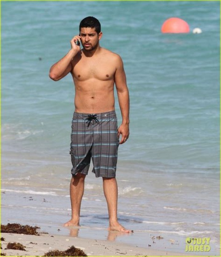 Wilmer Valderrama Shirtless in Miami! Photo 2730288 Shirtless